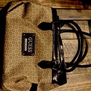 Guess women’s hand bag / tote / purse